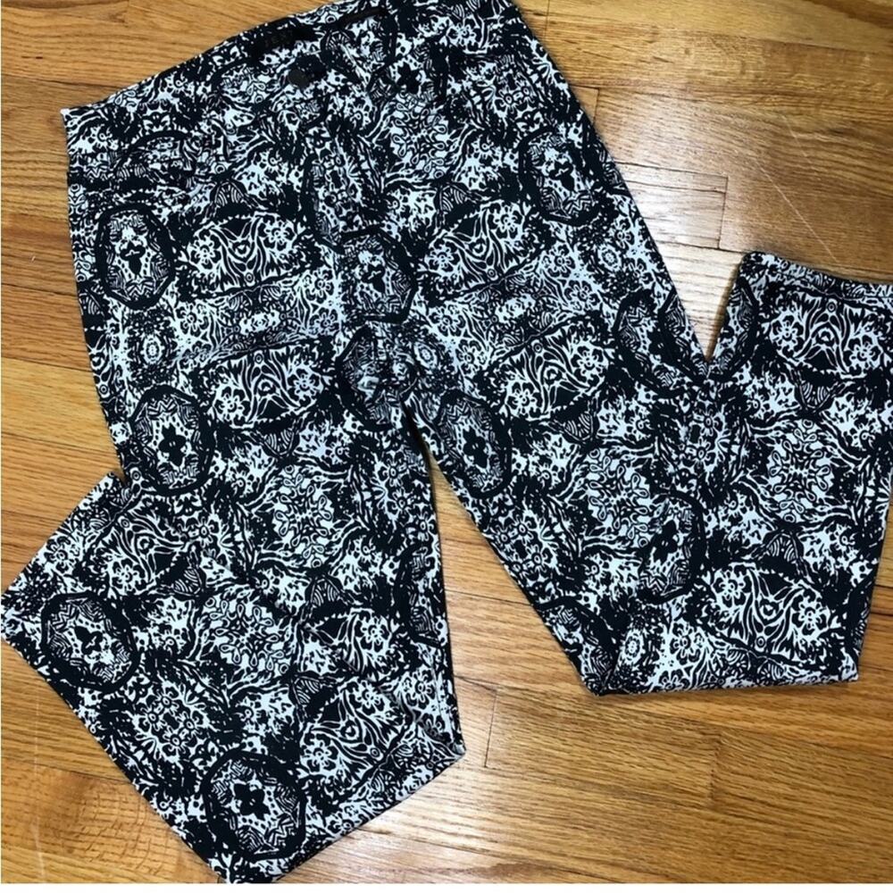Jen7 for 7 for all mankind navy blue and white printed cropped jeans
